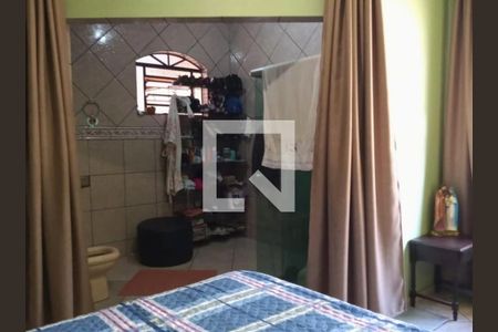 Casa à venda com 360m², 4 quartos e 6 vagas Casa à venda com 360m², 4 quartos e 6 vagasQuarto