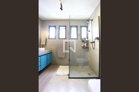 Apartamento à venda com 300m², 4 quartos e 4 vagas Apartamento à venda com 300m², 4 quartos e 4 vagasBanheiro da Suíte 4