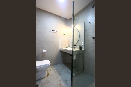 Apartamento à venda com 300m², 4 quartos e 4 vagas Apartamento à venda com 300m², 4 quartos e 4 vagasBanheiro da Suíte 2