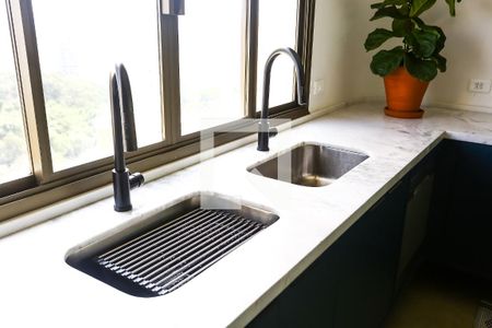 Apartamento à venda com 300m², 4 quartos e 4 vagas Apartamento à venda com 300m², 4 quartos e 4 vagasCozinha