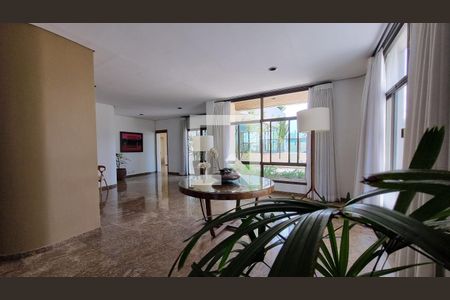 Apartamento à venda com 300m², 4 quartos e 4 vagas Apartamento à venda com 300m², 4 quartos e 4 vagasHall de entrada