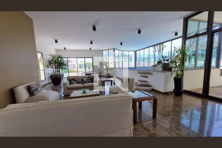 Apartamento à venda com 300m², 4 quartos e 4 vagas Apartamento à venda com 300m², 4 quartos e 4 vagasÁrea comum - Salão de festas