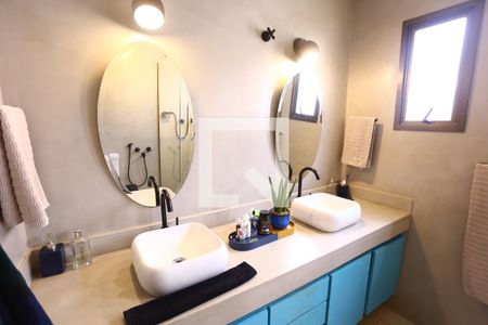 Apartamento à venda com 300m², 4 quartos e 4 vagas Apartamento à venda com 300m², 4 quartos e 4 vagasBanheiro da Suíte 4