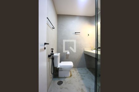 Apartamento à venda com 300m², 4 quartos e 4 vagas Apartamento à venda com 300m², 4 quartos e 4 vagasBanheiro da Suíte 2