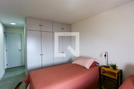 Apartamento à venda com 300m², 4 quartos e 4 vagas Apartamento à venda com 300m², 4 quartos e 4 vagasBanheiro da Suíte 3