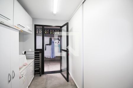 Casa à venda com 250m², 4 quartos e 3 vagasQuarto de Serviço