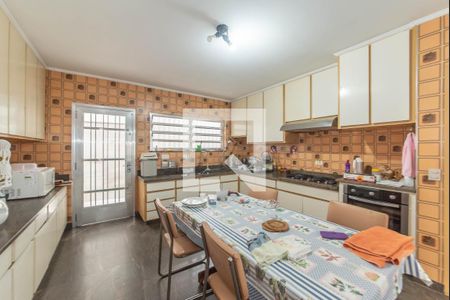 Casa de condomínio à venda com 550m², 5 quartos e 6 vagas Casa de condomínio à venda com 550m², 5 quartos e 6 vagasCozinha - Copa