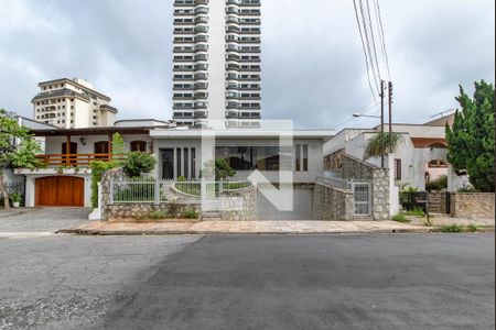 Casa de condomínio à venda com 550m², 5 quartos e 6 vagas Casa de condomínio à venda com 550m², 5 quartos e 6 vagasFachada do Imóvel