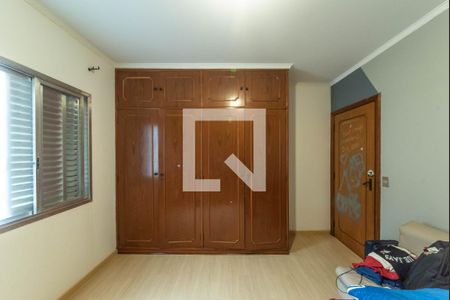 Casa de condomínio à venda com 550m², 5 quartos e 6 vagas Casa de condomínio à venda com 550m², 5 quartos e 6 vagasQuarto 1