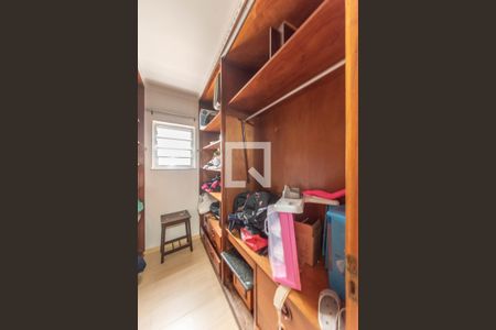Casa de condomínio à venda com 550m², 5 quartos e 6 vagas Casa de condomínio à venda com 550m², 5 quartos e 6 vagasSuíte 1 - Closet