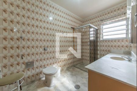 Casa de condomínio à venda com 550m², 5 quartos e 6 vagas Casa de condomínio à venda com 550m², 5 quartos e 6 vagasBanheiro da Suíte 1