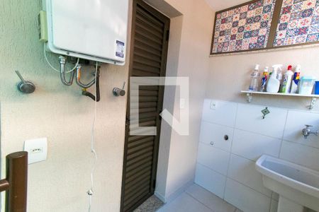 Apartamento à venda com 119m², 3 quartos e 2 vagas Apartamento à venda com 119m², 3 quartos e 2 vagasÁrea de Serviço