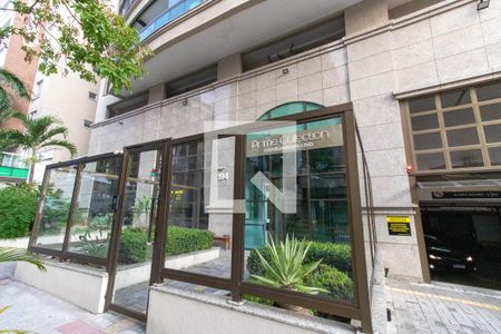 Apartamento à venda com 119m², 3 quartos e 2 vagas Apartamento à venda com 119m², 3 quartos e 2 vagasFachada