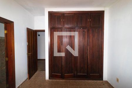 Casa à venda com 357m², 4 quartos e 8 vagasSuíte 01