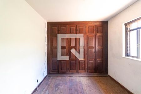 Casa à venda com 357m², 4 quartos e 8 vagasQuarto 02