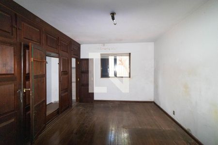 Casa à venda com 357m², 4 quartos e 8 vagasSuíte 02