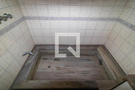 Casa à venda com 357m², 4 quartos e 8 vagasBanheiro da Suíte 02