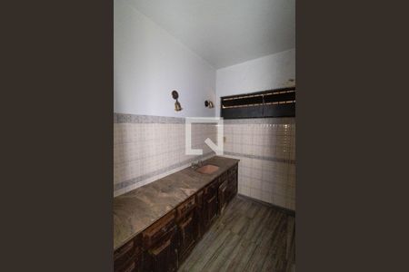 Casa à venda com 357m², 4 quartos e 8 vagasBanheiro da Suíte 02