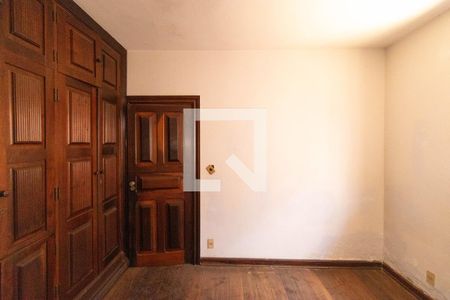 Casa à venda com 357m², 4 quartos e 8 vagasQuarto 01