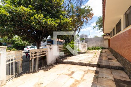Casa à venda com 357m², 4 quartos e 8 vagasGaragem