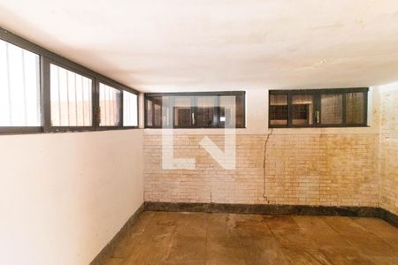 Casa à venda com 357m², 4 quartos e 8 vagasSalas