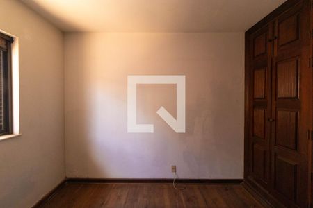 Casa à venda com 357m², 4 quartos e 8 vagasQuarto 01