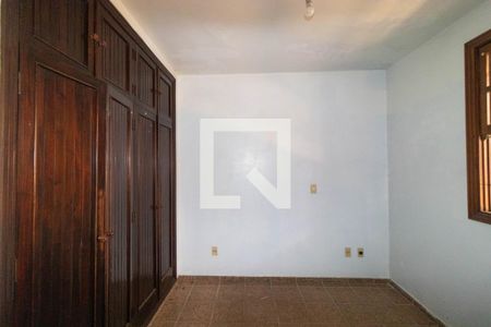 Casa à venda com 357m², 4 quartos e 8 vagasSuíte 01