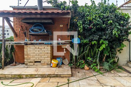 Casa à venda com 382m², 4 quartos e 4 vagas Casa à venda com 382m², 4 quartos e 4 vagasQuintal