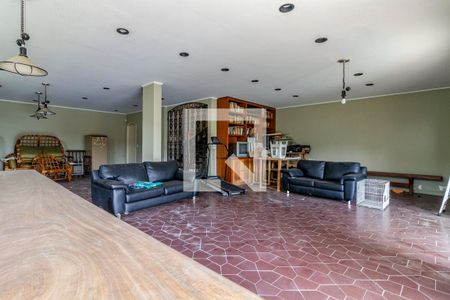 Casa à venda com 382m², 4 quartos e 4 vagas Casa à venda com 382m², 4 quartos e 4 vagasSalão de Festas