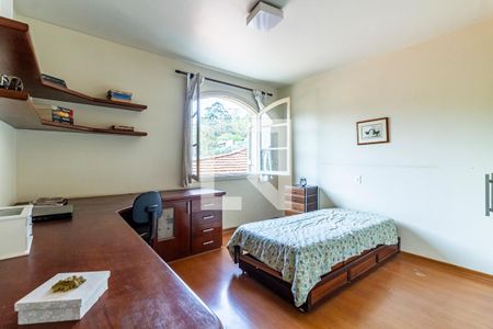 Casa à venda com 382m², 4 quartos e 4 vagas Casa à venda com 382m², 4 quartos e 4 vagasQuarto 1