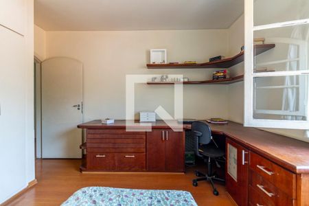 Casa à venda com 382m², 4 quartos e 4 vagas Casa à venda com 382m², 4 quartos e 4 vagasQuarto 1