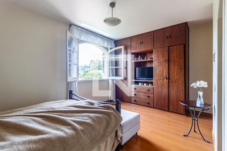 Casa à venda com 382m², 4 quartos e 4 vagas Casa à venda com 382m², 4 quartos e 4 vagasSuíte 2