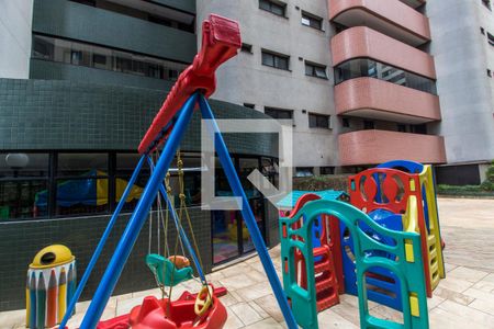 Apartamento à venda com 202m², 4 quartos e 3 vagasÁrea comum - Playground