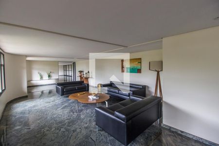 Apartamento à venda com 202m², 4 quartos e 3 vagasHall social