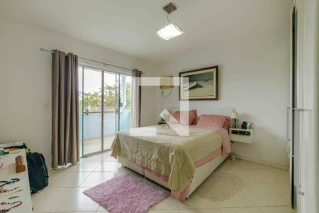 Casa de condomínio à venda com 329m², 4 quartos e 2 vagas Casa de condomínio à venda com 329m², 4 quartos e 2 vagasSuíte 1