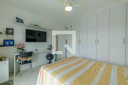 Casa de condomínio à venda com 329m², 4 quartos e 2 vagas Casa de condomínio à venda com 329m², 4 quartos e 2 vagasSuíte 2