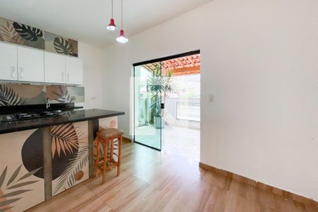 Casa para alugar com 125m², 2 quartos e 1 vaga Casa para alugar com 125m², 2 quartos e 1 vagaCozinha