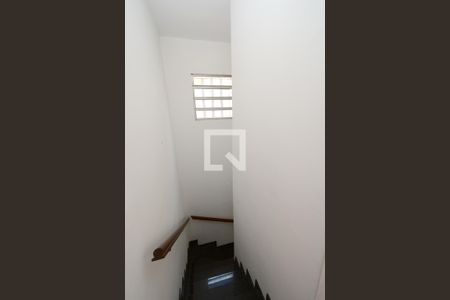 Escada de casa para alugar com 2 quartos, 111m² em Vila Sao Pedro, São Paulo