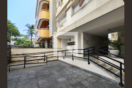 Apartamento à venda com 60m², 2 quartos e sem vagaFachada e portaria