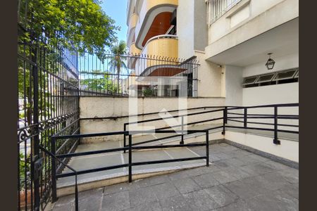Apartamento à venda com 60m², 2 quartos e sem vagaFachada e portaria