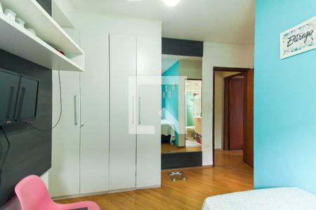 Casa à venda com 261m², 3 quartos e 4 vagas Casa à venda com 261m², 3 quartos e 4 vagasQuarto 2