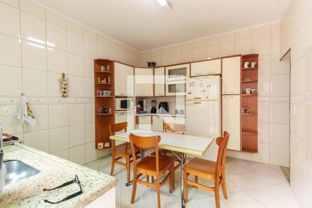 Casa à venda com 261m², 3 quartos e 4 vagas Casa à venda com 261m², 3 quartos e 4 vagasCozinha