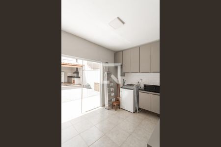 Casa à venda com 183m², 3 quartos e 3 vagas Casa à venda com 183m², 3 quartos e 3 vagasÁrea de Serviço