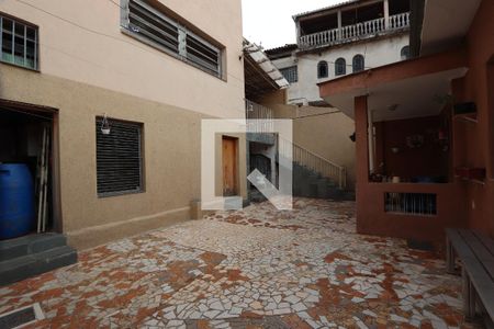 Casa à venda com 181m², 4 quartos e 2 vagasQuintal