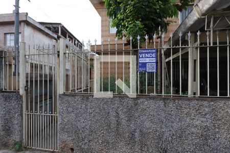 Casa à venda com 181m², 4 quartos e 2 vagasFachada