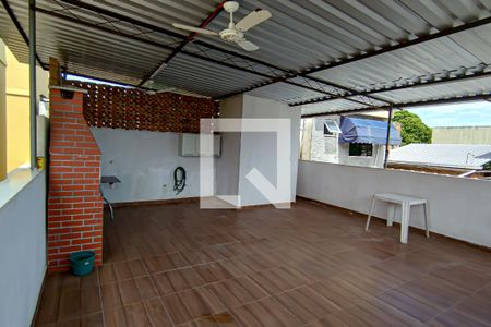 Casa à venda com 104m², 4 quartos e 2 vagas Casa à venda com 104m², 4 quartos e 2 vagasterraço