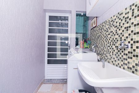 Casa à venda com 124m², 3 quartos e 2 vagas Casa à venda com 124m², 3 quartos e 2 vagasÁrea de Serviço