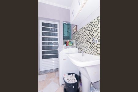 Casa à venda com 124m², 3 quartos e 2 vagas Casa à venda com 124m², 3 quartos e 2 vagasÁrea de Serviço