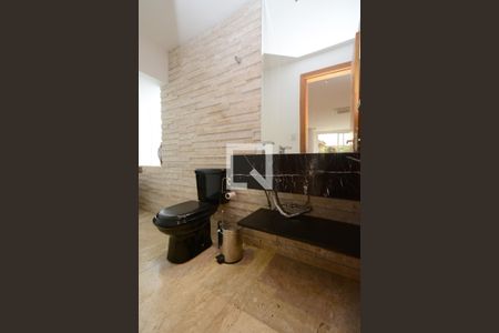 Casa de condomínio à venda com 300m², 4 quartos e 4 vagasLavabo