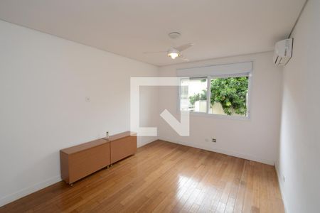 Casa de condomínio à venda com 300m², 4 quartos e 4 vagasSuíte 4